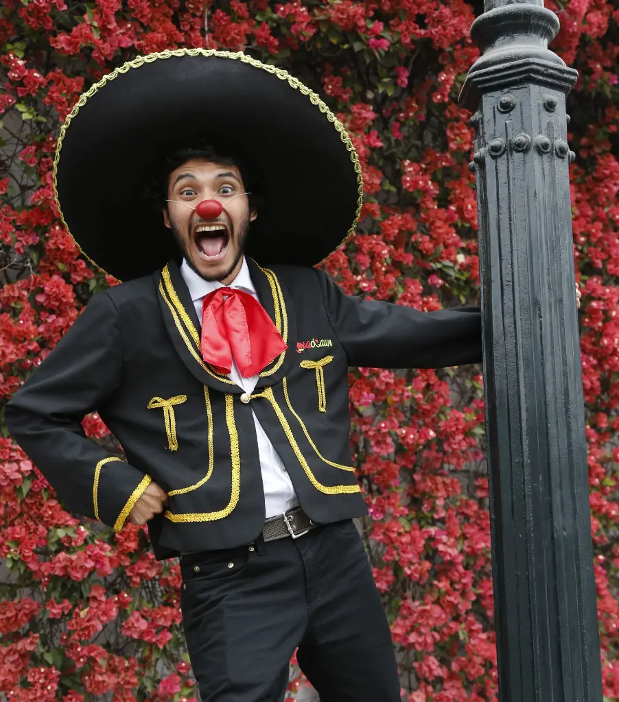 clown mexicano-babyshowers-animacion y eventos-rosaclaun-animacion-eventos-sorpresas-regalos.webp
