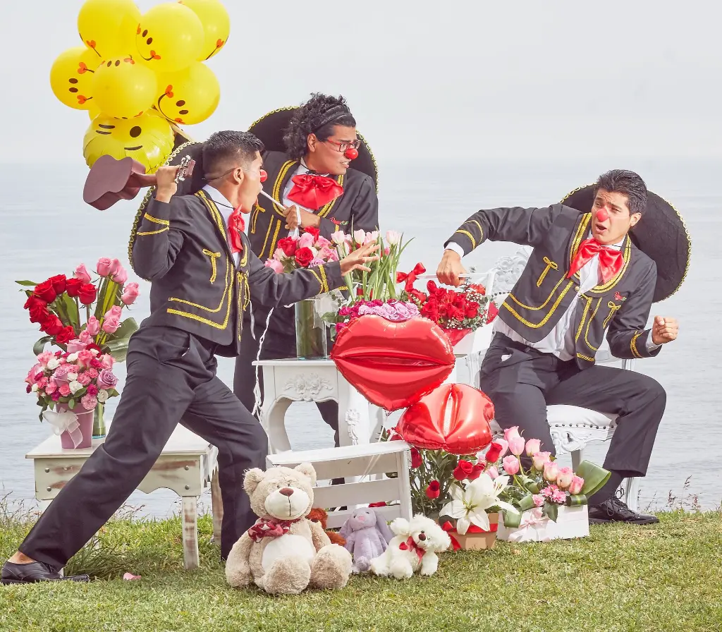mariachis-3rosaclaun-emocionarteclown-animacion-eventos-shows-sorpresas-serenatas.webp